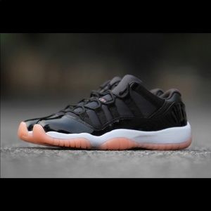 Low top Jordan 11